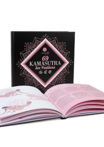 Secret Play - 69 KamaSutra Asentokirja