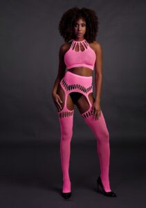 Glow In The Dark Asusetti, Pinkki